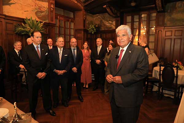 Presidente Mulino respalda foro Fundación Internacional Libertad en pro de la democracia latinoamericana