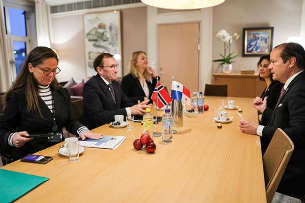 Canciller de Noruega agradece a Panamá por apoyo marítimo y posición a favor de la paz mundial