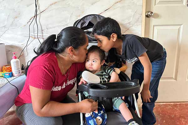 MIDES incorpora al programa Ángel Guardián a Uriel Esteban, un pequeño guerrero herrerano
