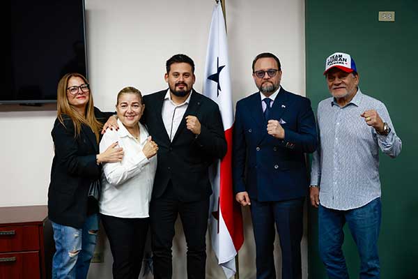 Moltó recibe a “Mano de Piedra” Durán y conoce proyecto de boxeo amateur que impulsa talento panameño