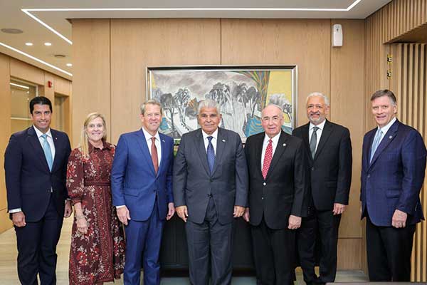 Mulino se reúne con gobernador del estado de Georgia