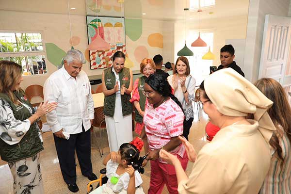 Primera Dama une esfuerzos con arquitectas y voluntarias para dar un nuevo techo a las niñas y niños del Hogar San José de Malambo