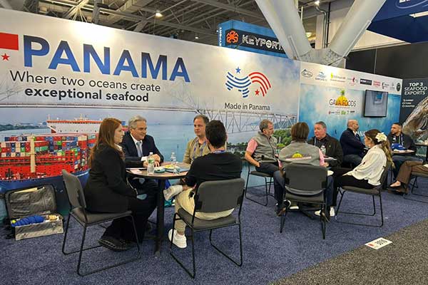 MICI acompaña a productores panameños en “Seafood Expo North America”