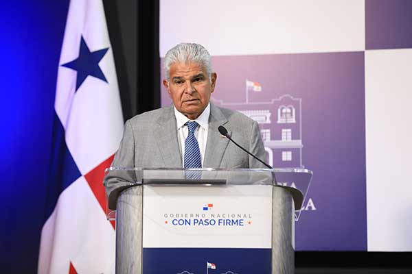 Mulino reforzará lazos con sector marítimo mundial en Grecia