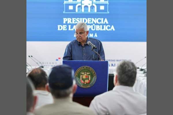 Puertos de Balboa y Cristóbal avanzan en la normalización, resalta presidente Mulino