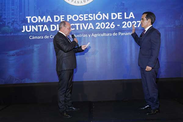 Aurelio Barría Pino asume presidencia de la CCIAP y enumera retos que el país debe superar para impulsar la inversión
