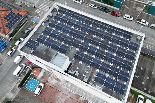 Con inversión de $93 mil, APEDE apuesta por energía solar y generará ahorros de $14 mil al año