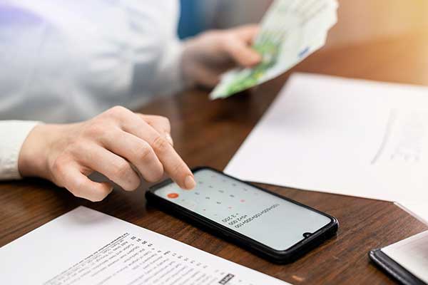 Décimo de abril termina como alivio financiero para pagar deudas para casi la mitad de los panameños, revela estudio