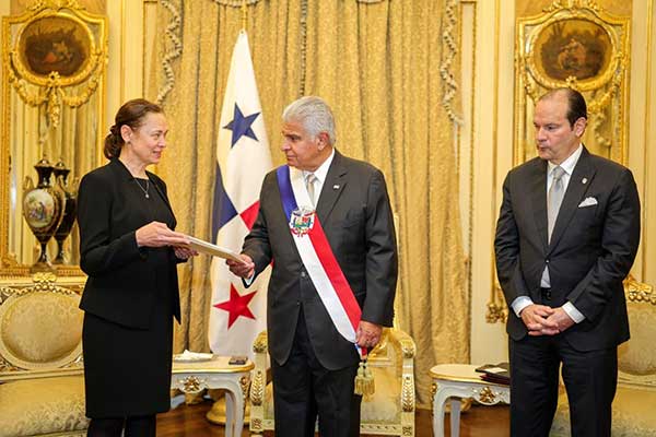Embajadores de cinco países presentan cartas credenciales al presidente Mulino