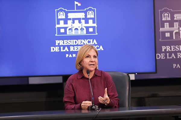 Gobierno cumple e inicia despacho de combustible este 15 de abril para evitar alza del pasaje