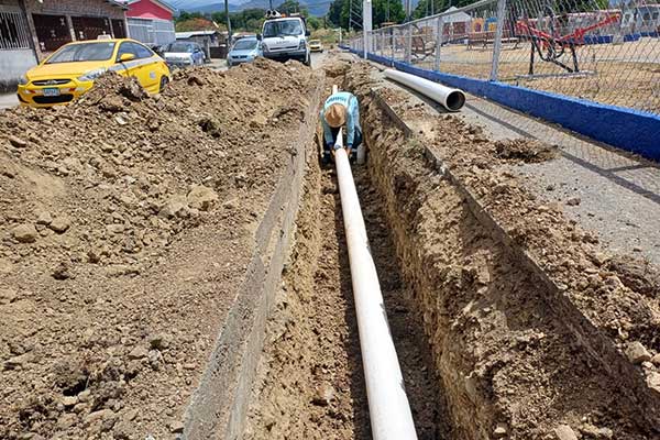 IDAAN mejora la red de distribución en El Trébol 1 de Pacora tras 20 años de espera