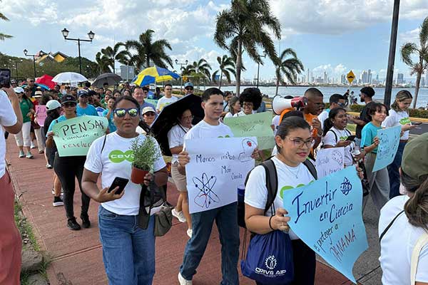 La ciencia como motor sostenible del país: 10 años de la Marcha por la Ciencia en Panamá