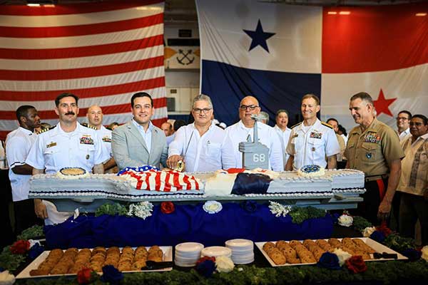 Llegada del portaviones Nimitz simboliza compromiso con la paz, la estabilidad, la cooperación en la región, afirma Orillac