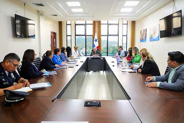 MIDES lidera acuerdo interinstitucional para reforzar protección de la niñez vulnerable