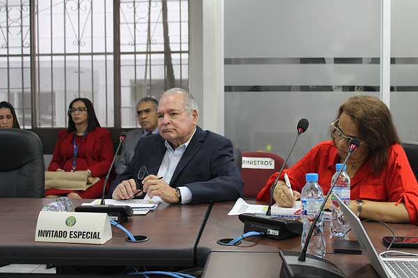 Ministro Andrade sustenta traslados de partidas por B/. 12.8 millones, ante la Comisión de Presupuesto de la Asamblea
