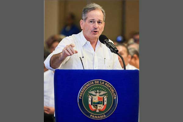 Ministro Navarro: MiAmbiente logró reducir contaminación de los ríos en Azuero