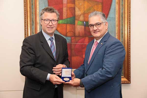 Ministro Orillac recibe al secretario del Ministerio de Asuntos Exteriores de Alemania