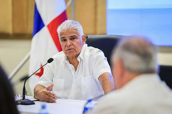 Mulino reitera respaldo al Plan Nacional de Agua, dando prioridad a la región de Azuero