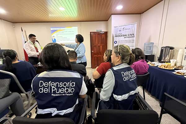Oficiales de derechos humanos se capacitan sobre el Código Procesal Civil