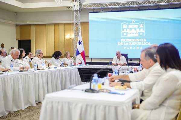 Presidente Mulino anuncia que el IMA comprará la producción de cebolla de Natá