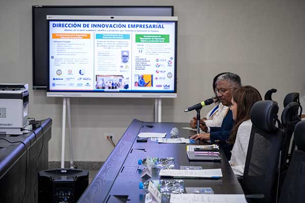 Senacyt expone ante la AN resultados y retos de la ciencia, tecnología e innovación en Panamá