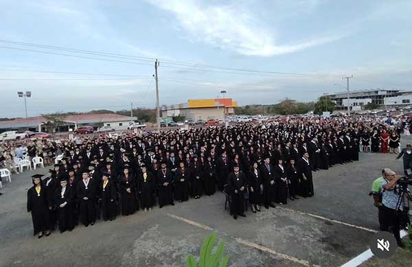 UP gradúa a 314 nuevos profesionales en Los Santos y celebra primeras promociones de Enfermería e Ingeniería Agronómica