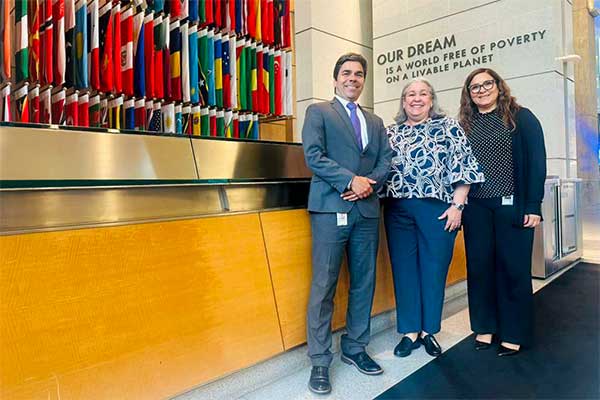Ministra Carles de Arango se reúne con expertos del Banco Mundial