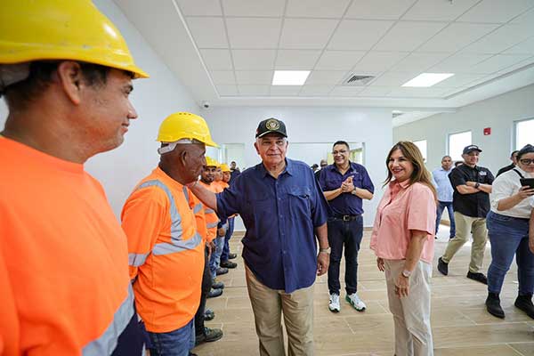 Mulino inspecciona otra obra rescatada por su Gobierno: la nueva Policlínica de Antón para beneficio de más de 60 mil panameños