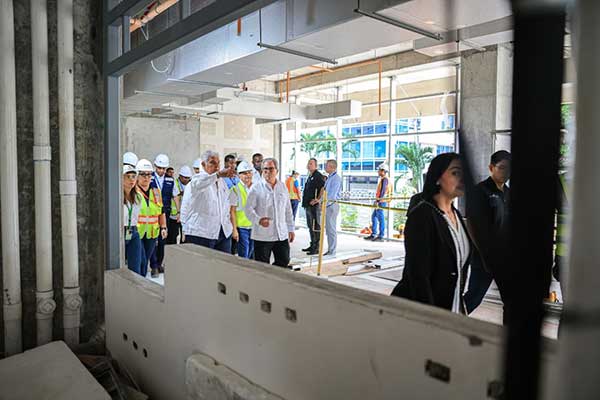 Mulino recorre obras del nuevo y moderno Hospital del Niño, el mayor centro de atención pediátrica del país