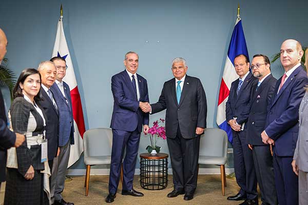 Panamá y República Dominicana conversan sobre comercio, turismo, migración y seguridad