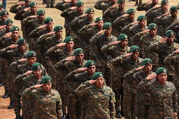 Presidente Mulino juramenta a 285 graduados del Senafront y 39 de Migración, fortaleciendo la política de seguridad nacional