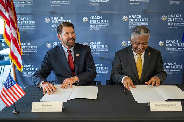 Senacyt y Krach Institute for Tech Diplomacy at Purdue firman alianza estratégica para fortalecer proyección tecnológica de Panamá