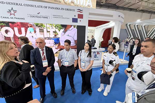 Estudiantes de UMIP representan a Panamá en Posidonia 2026, principal evento de la industria marítima mundial