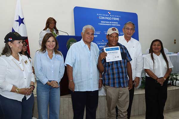 Gobierno transforma con un hogar digno el futuro de familias chiricanas y Ngäbe Buglé