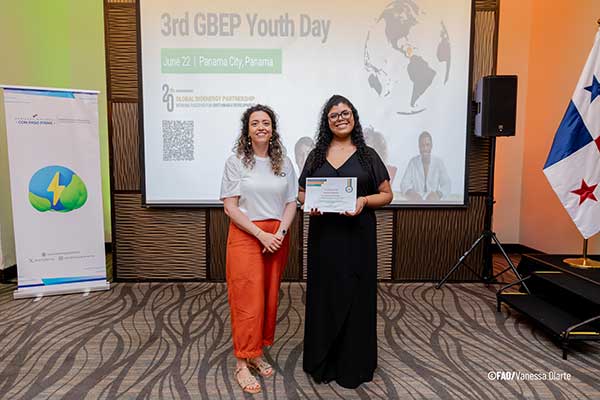 Joven investigadora panameña recibe reconocimiento internacional en bioenergía