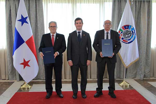Minsa y el Organismo Internacional Regional de Sanidad Agropecuaria firman convenio para fortalecer los sistemas