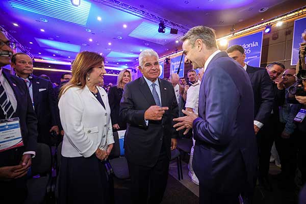 Mulino acompaña al primer ministro en inauguración de Posidonia 2026