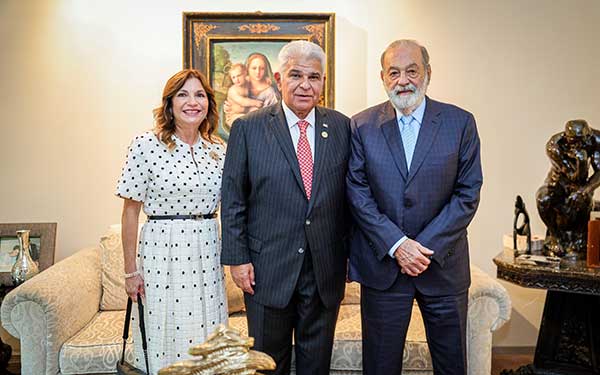 Carlos Slim recibe al presidente Mulino en su residencia