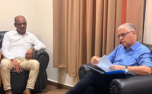 Embajador de Israel, Mattanya Cohen visita a Bocas del Toro y realiza donación a centro escolar