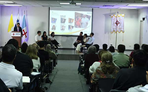 Foro Magnifica Humanitas abre espacio a los jóvenes para reflexionar sobre la era de la IA