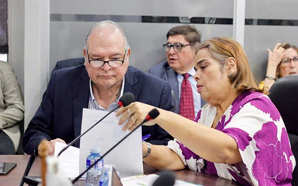 MOP sustenta crédito adicional para construcción del puente peatonal de Santiago Mall