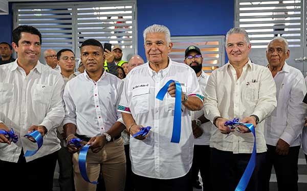 Mulino entrega el Estadio Armando Dely Valdés y anuncia importantes proyectos para Colón
