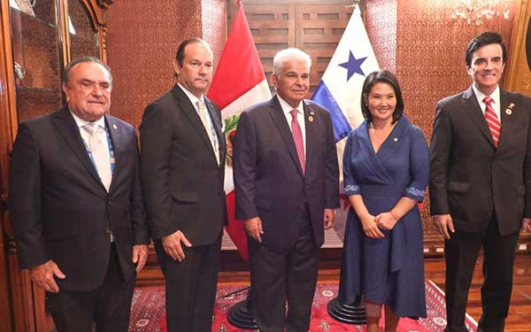 Mulino participa en toma de posesión de Keiko Fujimori, quien promete recuperar economía, transparencia y la seguridad de los peruanos