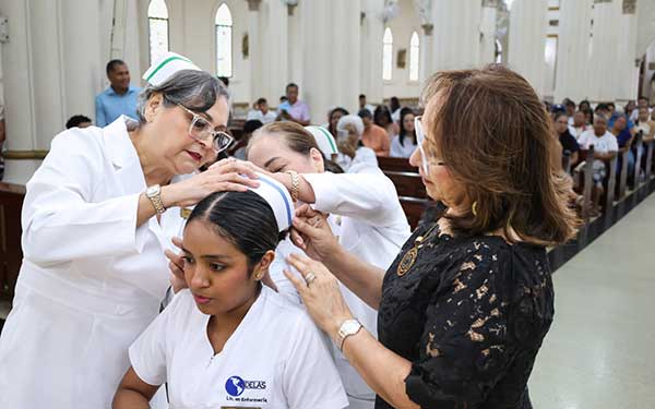 Estudiantes de Enfermería de UDELAS comienzan su formación clínica en hospitales del país