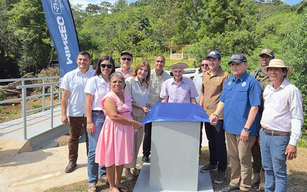 Fortalecen conectividad y seguridad de comunidades en Herrera con puente peatonal