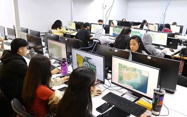 Miviot y UP avanzan en Mapatón para georreferenciar información territorial
