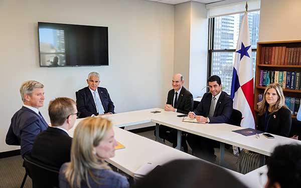 Blackstone y SSA Marine muestran interés en nuevas inversiones en Panamá, tras reunión con Mulino