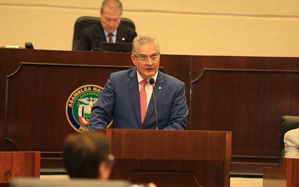 Ejecutivo lleva a la Asamblea proyectos para fomentar desarrollo de Centros de Investigaciones Nacionales