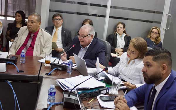 MOP sustenta vista presupuestaria 2027 ante la AN con plan de inversión de B/.915.5 millones para 178 proyectos