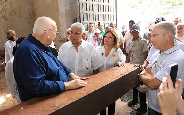 Mulino inspecciona avances de la restauración integral de la Iglesia de San Felipe en Portobelo